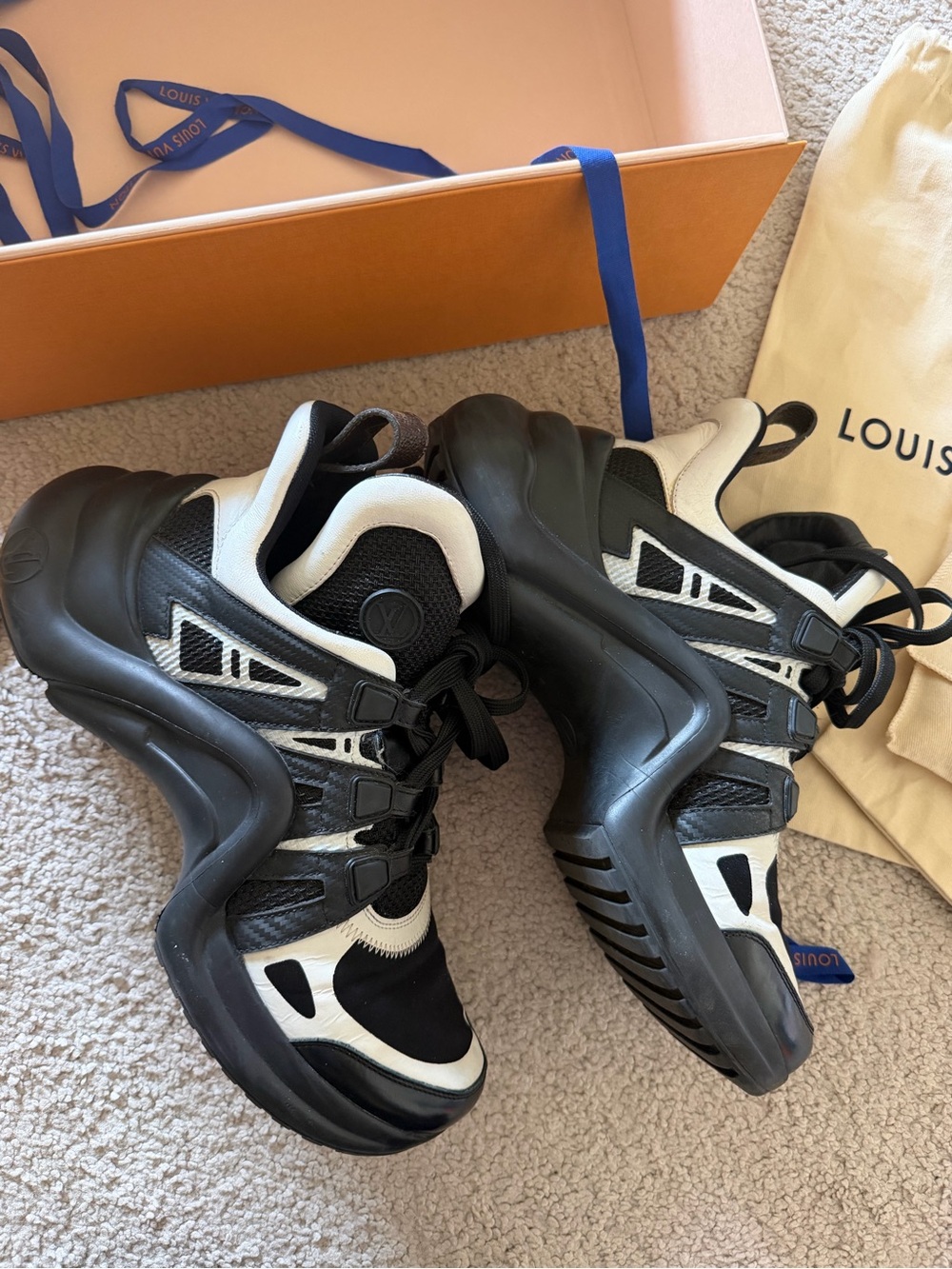 Louis Vuitton | sneakers